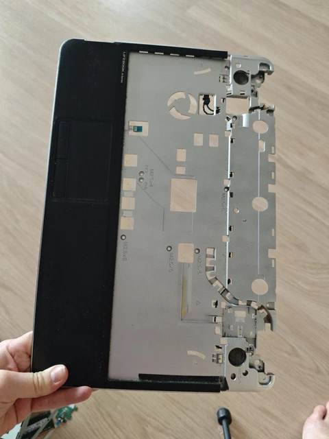 Repose-mains + Touchpad Fujitsu Lifebook A512 - 33FH5TCJTM0 - Original - Occasion