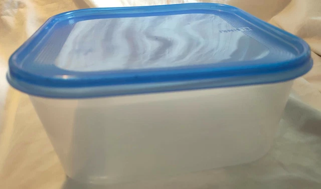 Vorratsdose mit blauem Deckel 1,8 Liter