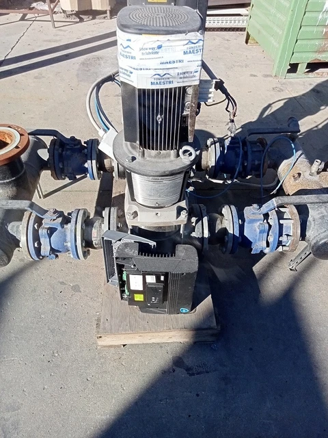 2 pompe GRUNDFOS modello MGE132SC2-FF265-G3 complete di controller