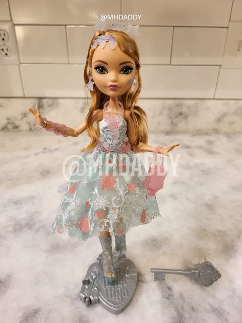 Ever After High Ashlynn Ella 2-in-1 Magical Fashion Doll