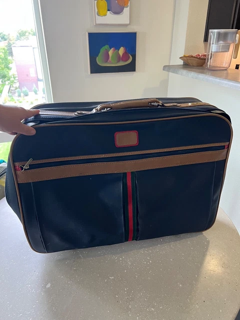 Lark luggage store