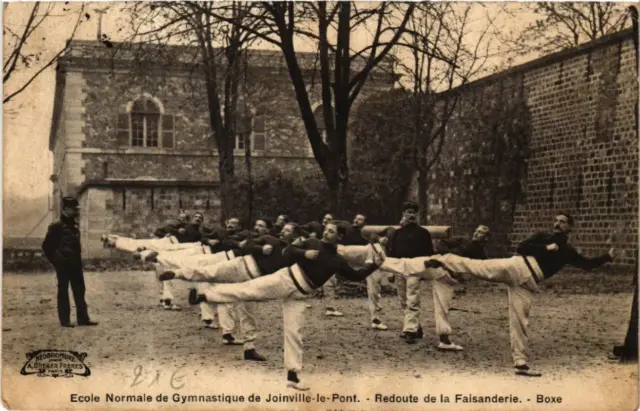 CPA AK JOINVILLE-le-PONT École Gymnastique Redoute de la Faisanderie (600007)