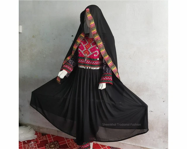 Robe Traditionnelle Afghane Noire Brodée Main - Caftan Asymétrique, Taille Unique