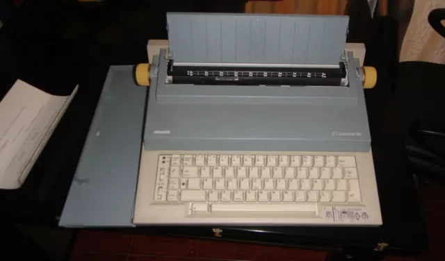 Máquina de escribir eléctrica Olivetti ET personal 55 (restaurado por vendedor)