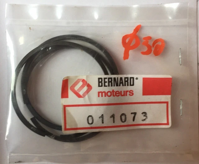Capot Moteur Supérieur Pour Moteur Bernard 18.B - Pièce D'occasion Vérifiée