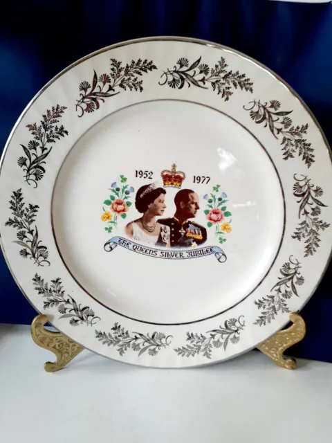 Queen Elizabeth II & Prince Philip Plate Silver Jubilee 1952 - 1977 10" RARE