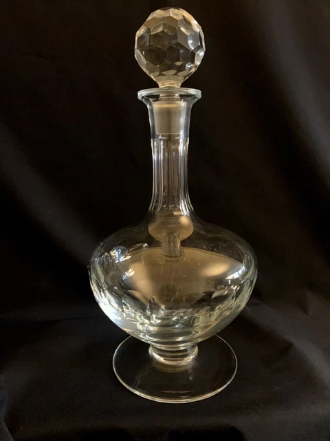 Carafe à vin en verre, grand modèle, bouchon à facettes.