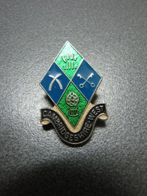 GIRL GUIDES CAMBRIDGESHIRE WEST COUNTY METAL ENAMEL PIN BADGE Girlguiding Guide