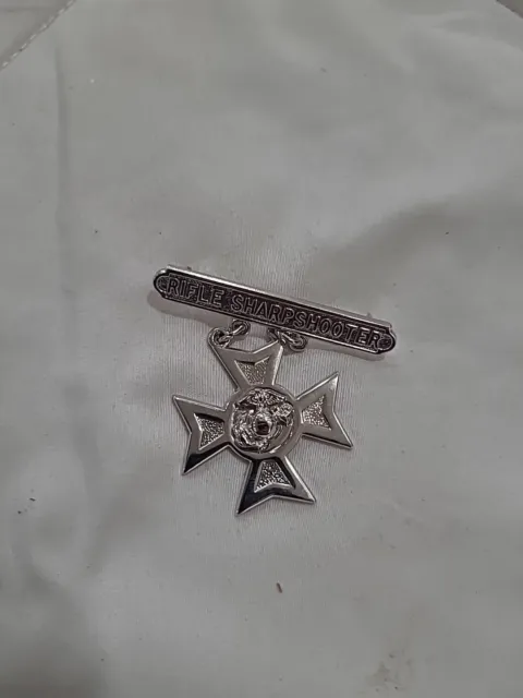 Vintage USMC Marine Corps Rifle Sharpshooter Badge Military Pin