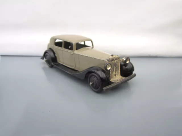 Dinky Toys No. 30c Daimler - Fawn / Black - Pre War 1936-40  Type 3 Chassis