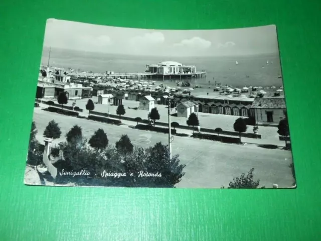 Cartolina Senigallia - Spiaggia e Rotonda 1956