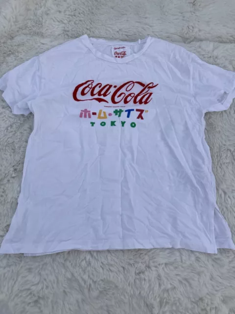 COCA-COLA Tokyo T-Shirt Size Large Drink Coca Cola Color White Stradivarius
