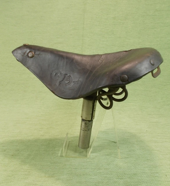 Ancienne Selle De Vélo En Cuir – Dimensions 23x20 Cm – Pour Pièces Détachées