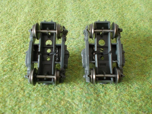N° 2 deux bogie pour tgv sud est de marque lima pas de casse voir photo