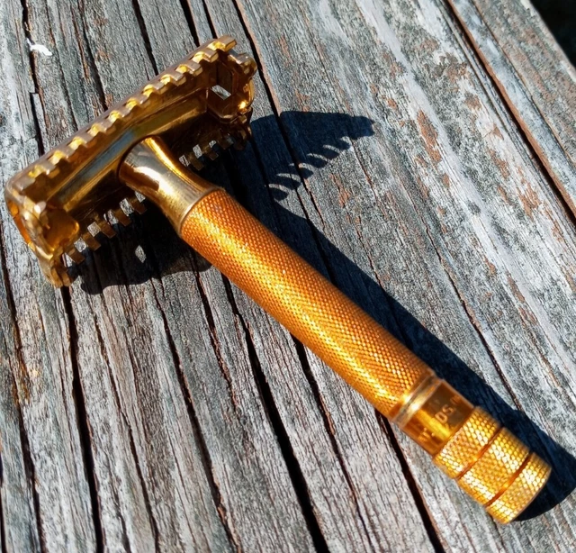 1937 Gillette Sheraton Vintage Gold Comb Safety Razor TTO USA light tarnish
