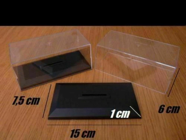 Lot De 11 Boîtes Vitrines Cristal Pour Miniatures - 6 Signature + 3 Premium + 2 Corgi
