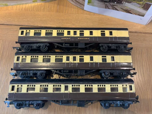 Triang OO Gauge Job Lot Of Refinished Coaches In GWR