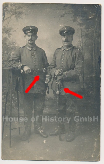 134217, Portraitfoto CDV, zwei Sergeanten, Säbel, Reichsrevolver, EK-Band