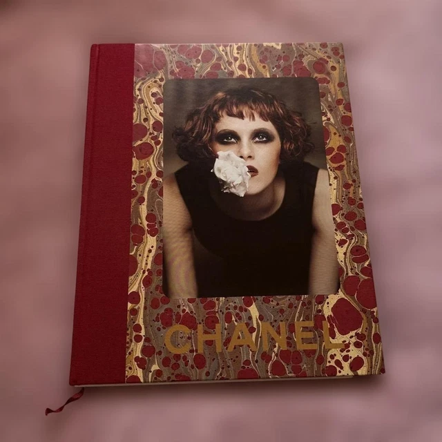 CATÁLOGO VINTAGE CHANEL Otoño-Invierno 1997 1998 Colección Raro