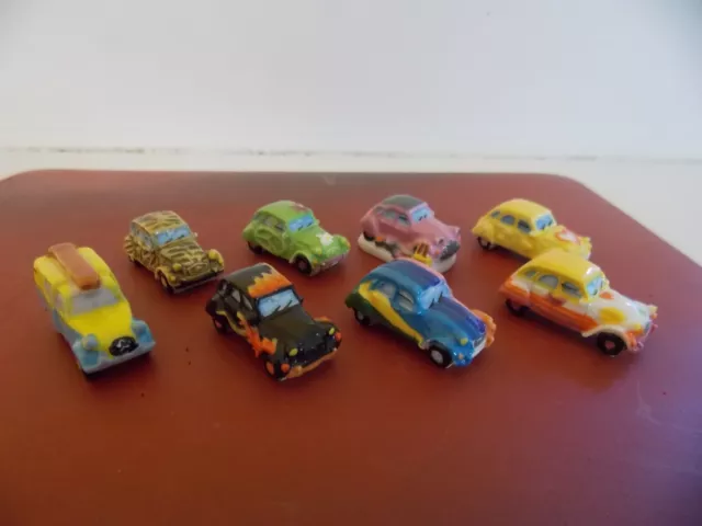 lot de 8 fèves de collection 2 cv Citroën