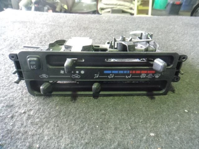 DAIHATSU Hijet 2015 EBD-S331V Pannello di controllo A/C [usato] [PA69002198]