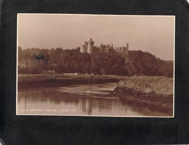C8893 UK Arundel Castle vintage postcard