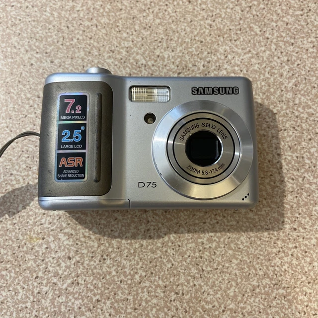 Samsung D75 7.2MP Digital Camera - Silver