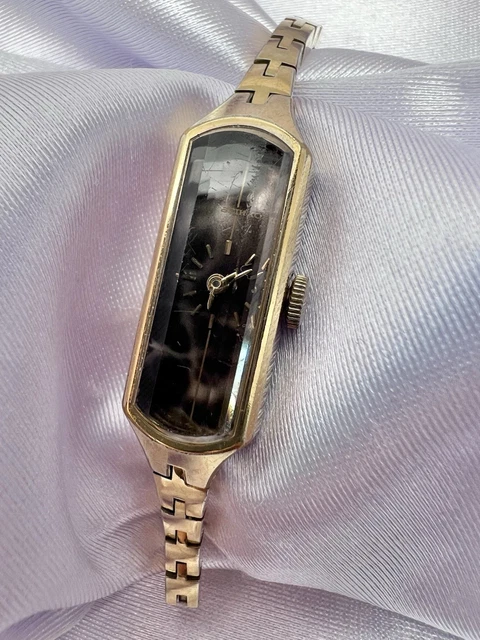 VINTAGE 80S SEIKO Smokey Dial Dainty Silver Tone Cylinder  display picture 1