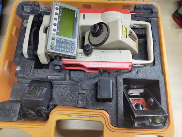 Pentax R-326Ex Total Station With A Carrying Case