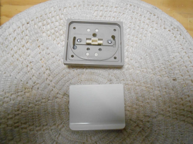 Interrupteur Poussoir Arnould 1001 / Blanc Et Beige / Telerupteur Ou