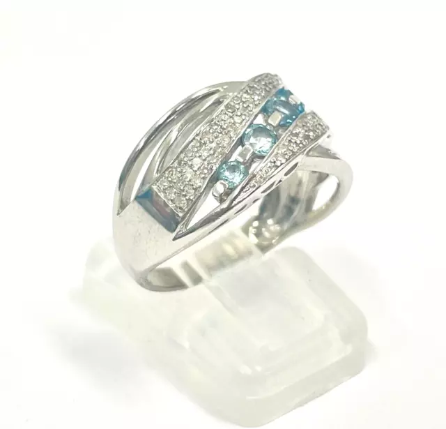 Genuine Solid 9ct White gold Light Blue topaz and Diamond ring 4.2g HL3241