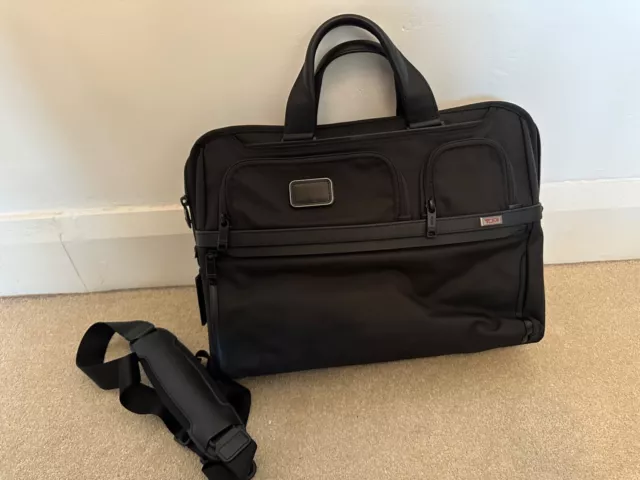 Tumi Alpha 3 Compact Large Screen Laptop Brief (RRP: £475)