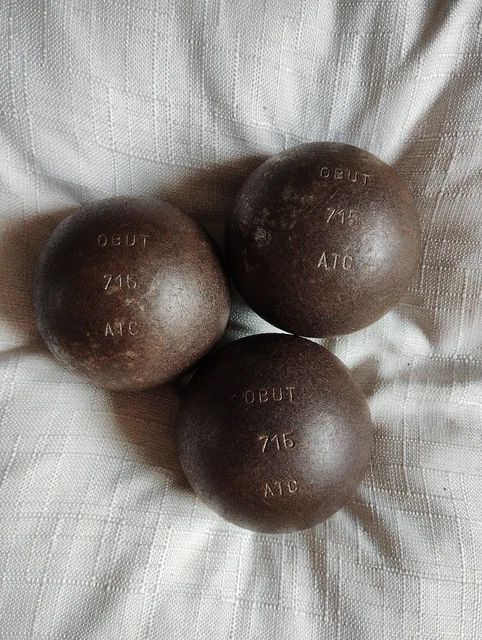 2 Boules De Pétanque Obut D'occasion Avec Pochette