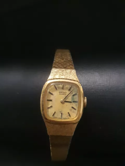 Montre ancienne Seiko quartz Pour femme en plaque or Ref G374