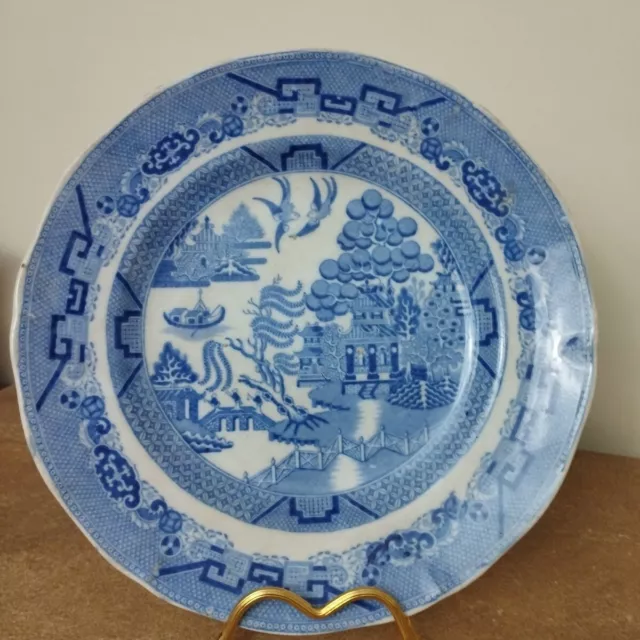 Antique c.1830, Pearl Ware 'Blue Willow' Pattern, Flo Blue, 26cm Plate