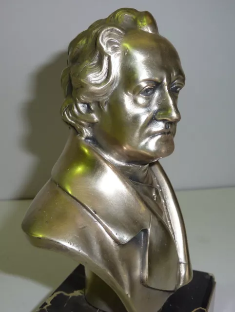 Johann Wolfgang von Goethe Plastik auf Marmorsockel Deutscher Dichter 1749-1832