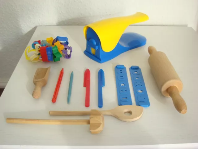 Kinderküche Backen Back-Set für Vintage Kinder Küche 25- tlg. davon 14 Förmchen