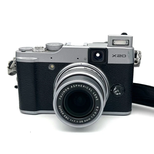 Fujifilm X20 - excellent condition - tested - working - 12 MP camera