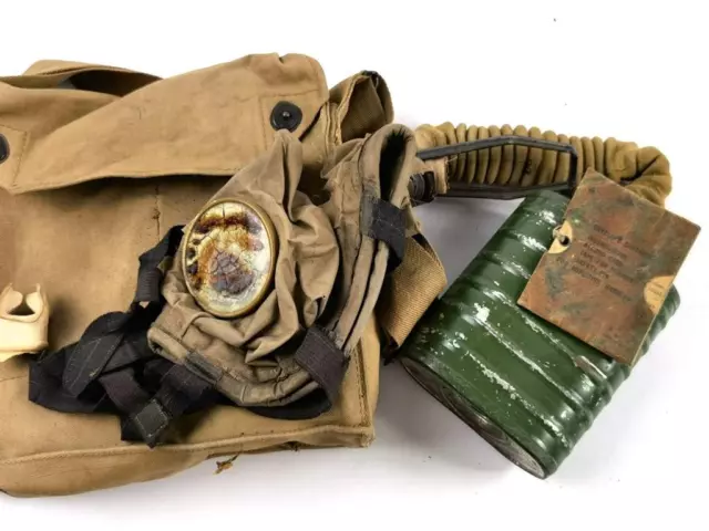 U.S. WWI,  gasmask in bag , model R.F.K. ( Richardson-Flory-Kops ) Mask and tube