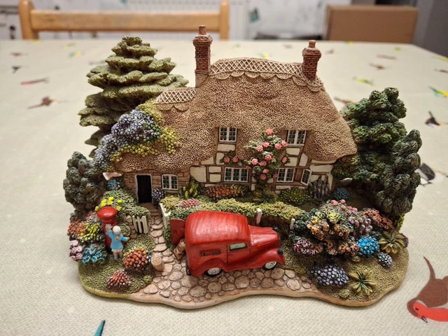 L2241 - PEN Pals - Lilliput Lane - 1999 Anniversary Cottage