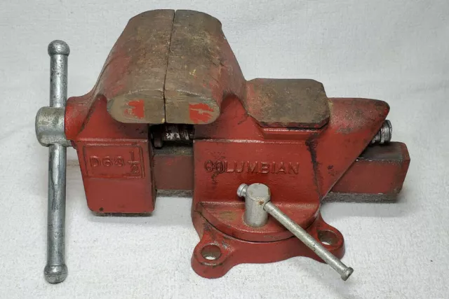 Vintage Columbian D63 1/2 Swivel Bench Mount 3 1/2 Vise Pipe Jaw Forming Anvil