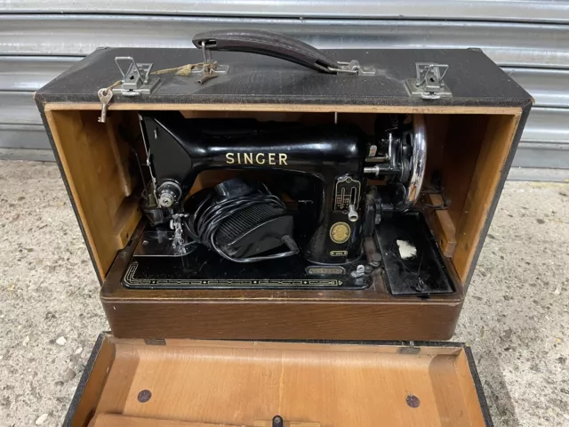 Vintage Singer 99, 99K Electric Sewing machine