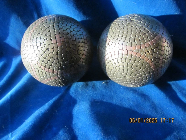Paire De Boules De Pétanque Lyonnaise Anciennes En Laiton