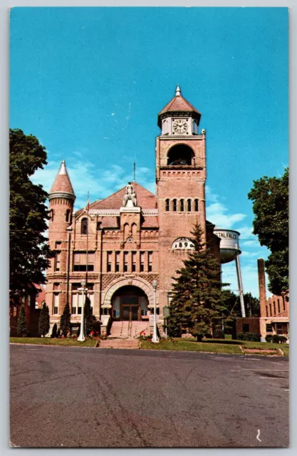 Postcard Iron County Court House Crystal Falls Michigan  B12