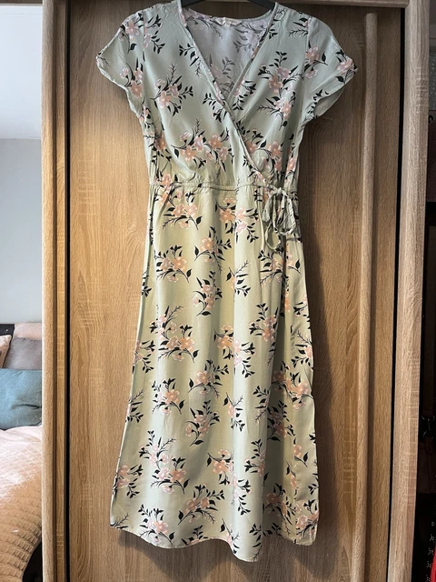 beyond words green dress LISTEN TO MY WORDS DRESS FOREST GREEN – Beyond Pink main image 1
