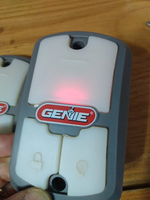 Genie GBWC2-BX 38066R Garaje Puerta Pared Consola Serie II Control Botón Blanco