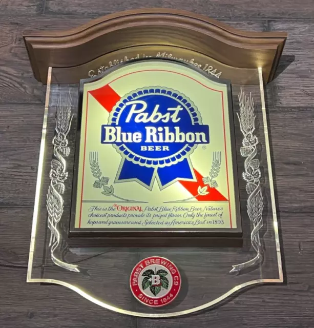Vintage  1981 Pabst Blue Ribbon Lighted Beer Bar Tavern Sign large tankard