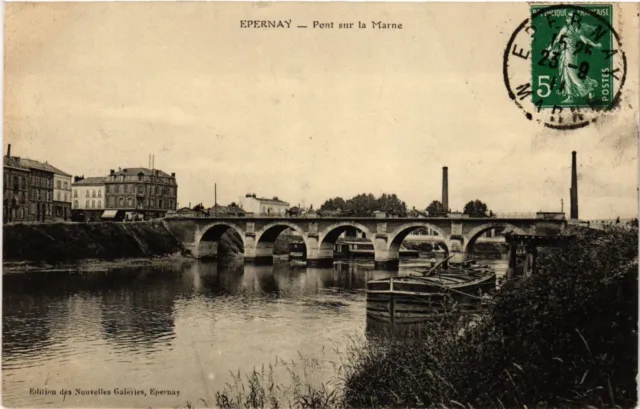 CPA ÉPERNAY - Pont sur la Marne (742592)
