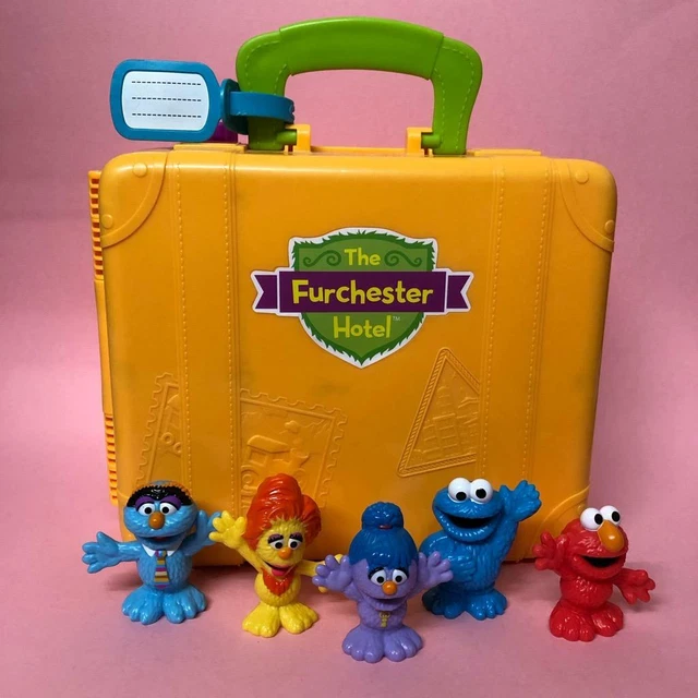 CBEEBIES FURCHESTER HOTEL Muppet Show Sesame St Elmo Case Figures Toy ...