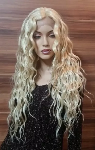 Für den WOW Effekt - Üppige extralange Lace Front Filmansatz Perücke mit Locken